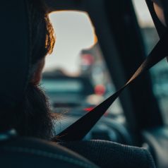 Voyage et tourisme à bord d’une voiture de transport avec chauffeur (vtc)